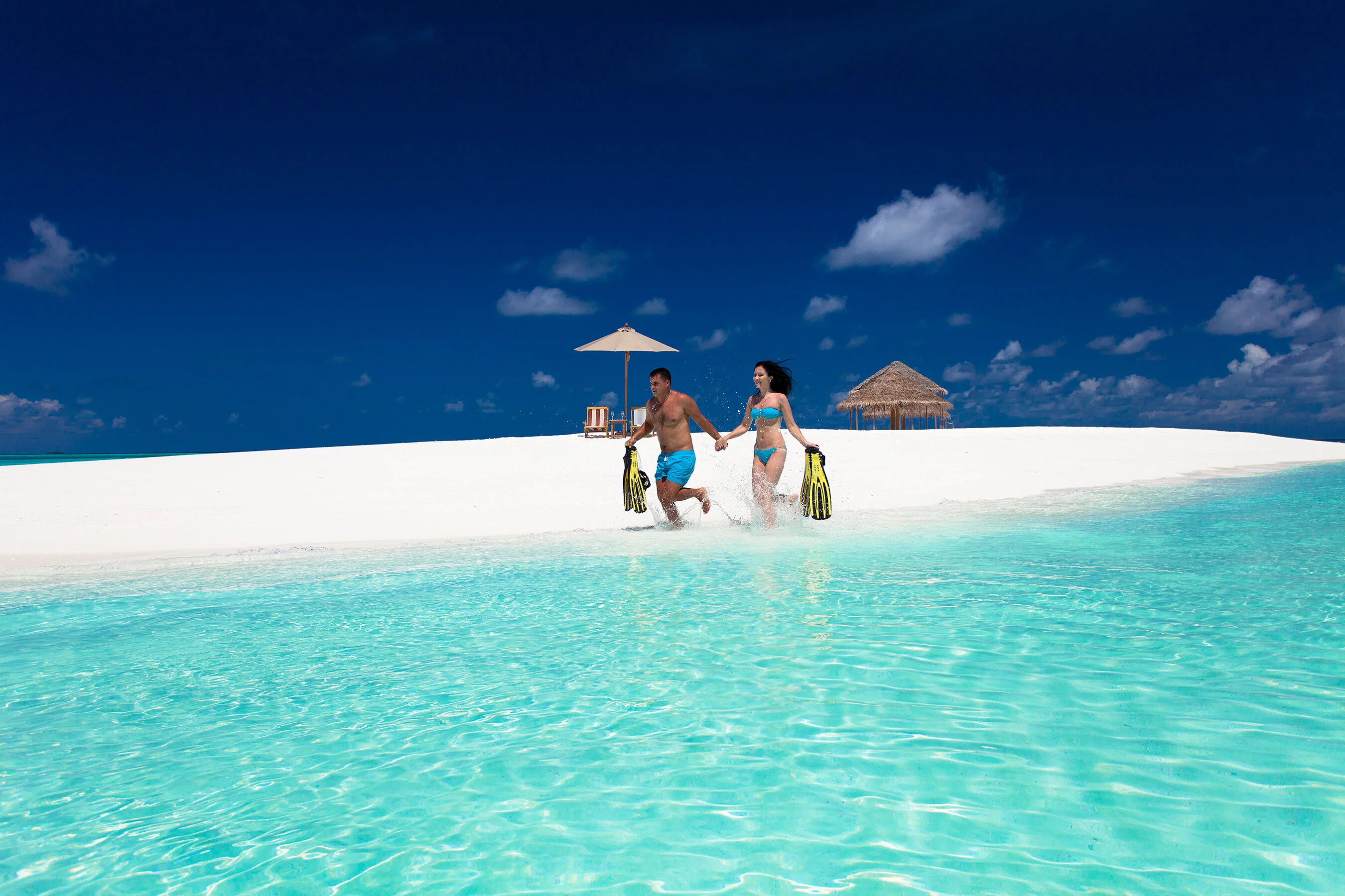 Мальдивы стоимость на двоих. Vilamendhoo Island Maldives. Crown Champa Resorts Мальдивы. Остров Хураа Мальдивы. Vilamendhoo Island Resort 4 Мальдивы.