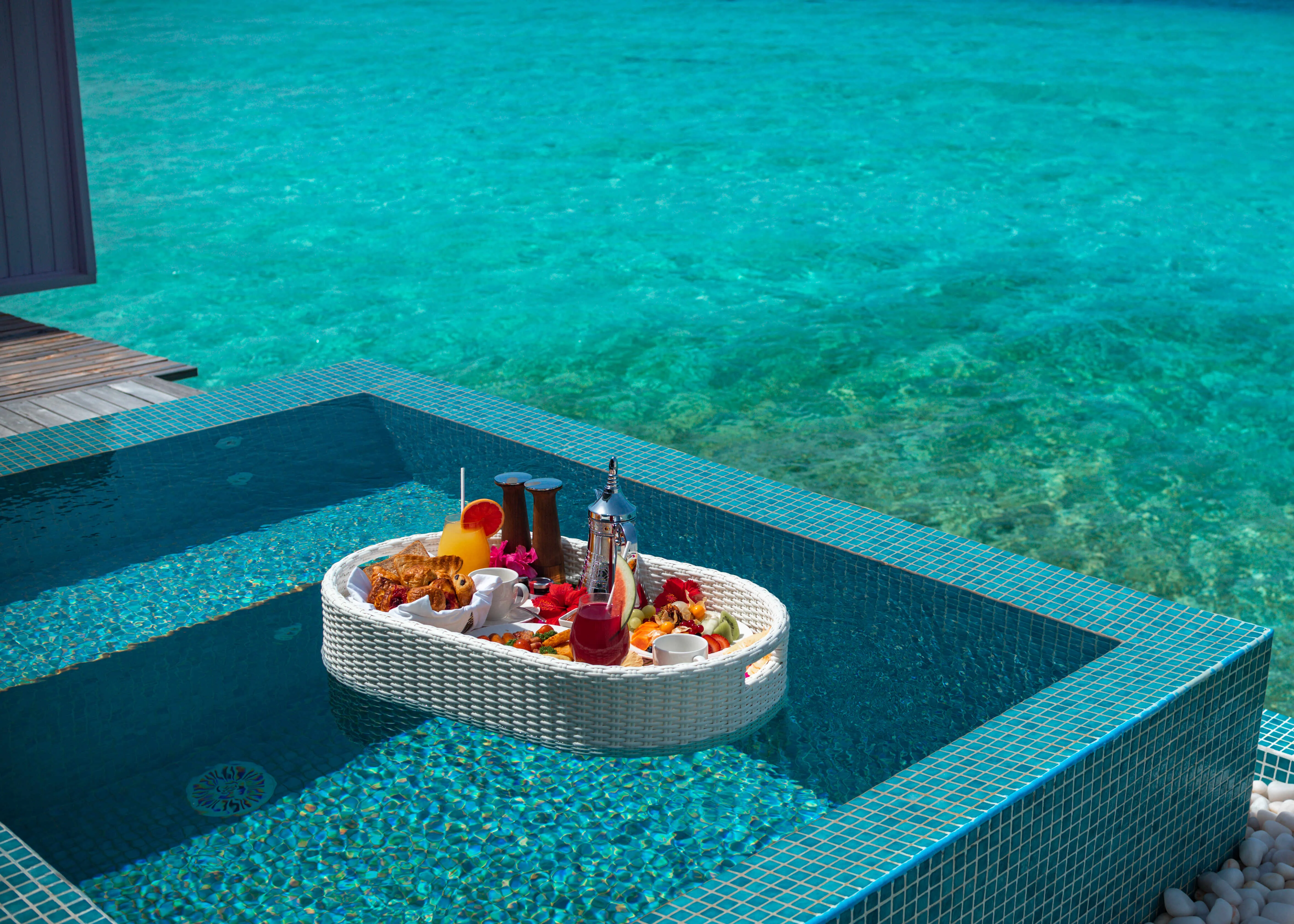 THE STANDARD HURUVALHI MALDIVES 5* RAA ATOLL