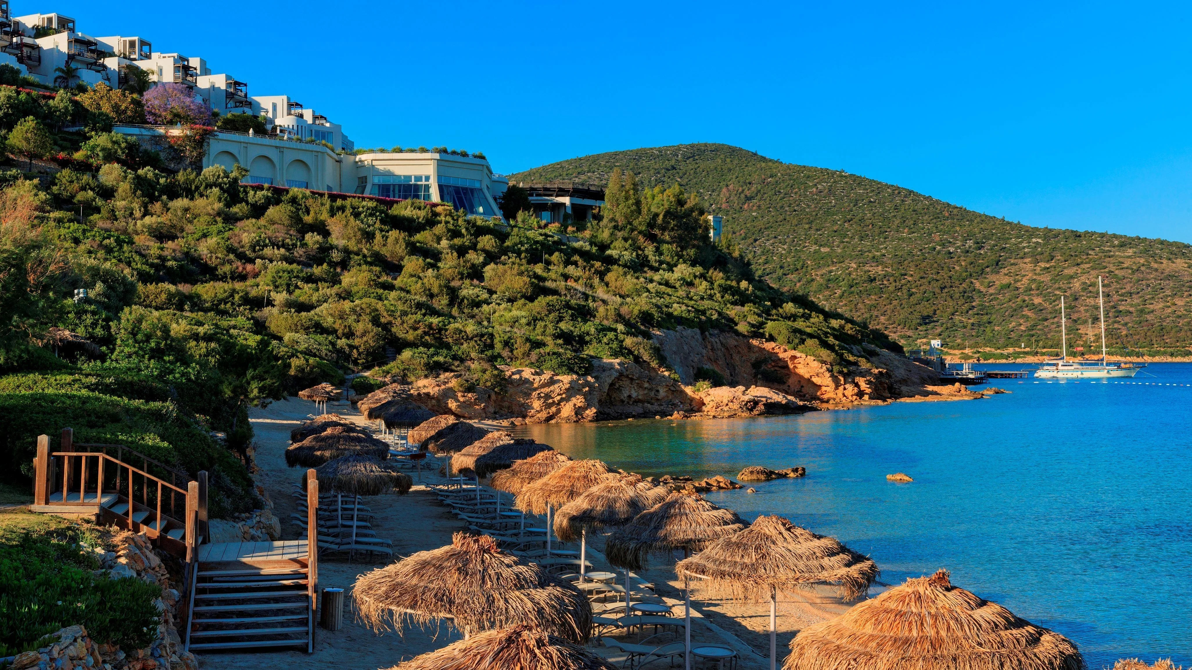 Kempinski barbaros bay. Кемпинский Бодрум. Kempinski Hotel Barbaros Bay Bodrum. Гюмюшлюк Бодрум. Бодрум Греческая Турция.